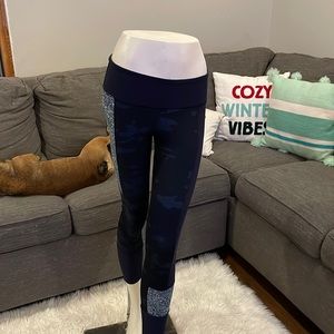 Lululemon leggings camo/print